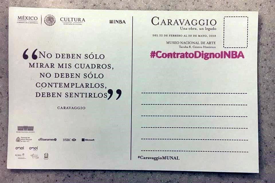 Durante la noche de museos de este miércoles, los trabajadores repartieron postales con la obra 'La buenaventura', de Caravaggio, que en el reverso tenía la leyenda #ContratoDignoINBA.