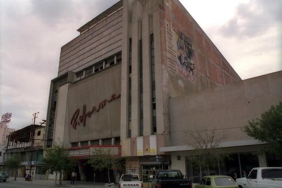 El Cine Reforma estaba ubicado sobre Calzada Madero, entre Galeana y Emilio Carranza.