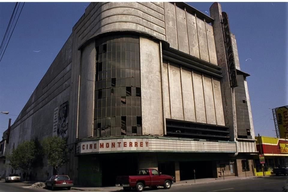 El Cine Monterrey, ubicado en la esquina de Aramberri y José Marroquín Leal, abrió sus puertas en 1947