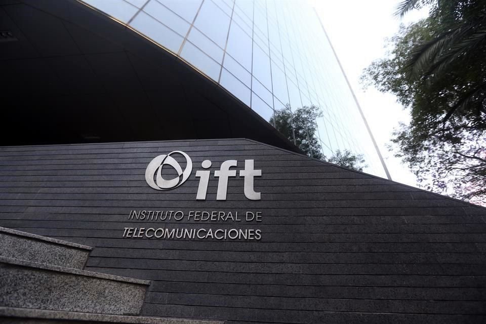 IFT aseguró que en el País existen más de una centena de concesiones de radio para estas comunidades.