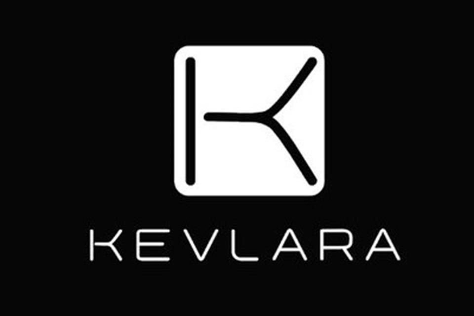 La empresa Kevlara ofrece un servicio similar al de Uber en el que el cliente pide un vehículo blindado con escoltas que lo acompañarán desde su punto de partida hasta su destino.