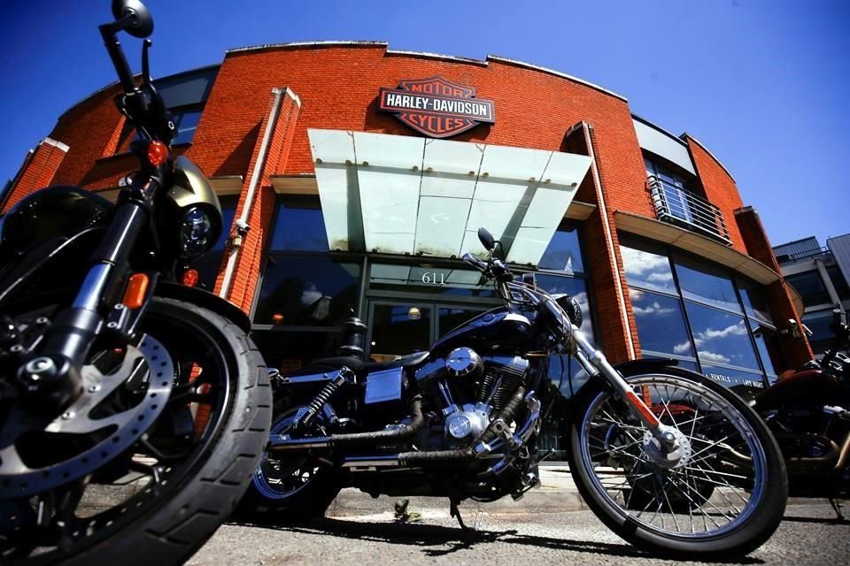 Harley Davidson presentó dos conceptos de motocicletas eléctricas.