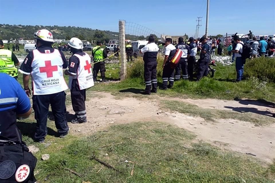 Cuerpos de emergencia de Cuautitln, Coacalco, Ecatepec, Tecmac, Tlalnepantla y la Ciudad de Mxico apoyan con las labores de atencin a lesionados, inform Cruz Roja estatal. 