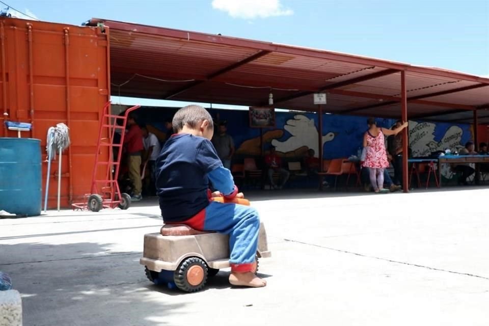 Dentro de la Casa del Inmigrante 'La Sagrada Familia' ya se construye un espacio dedicado a los menores de edad, para que puedan jugar y hacer uso de artculos didcticos y muebles infantiles.