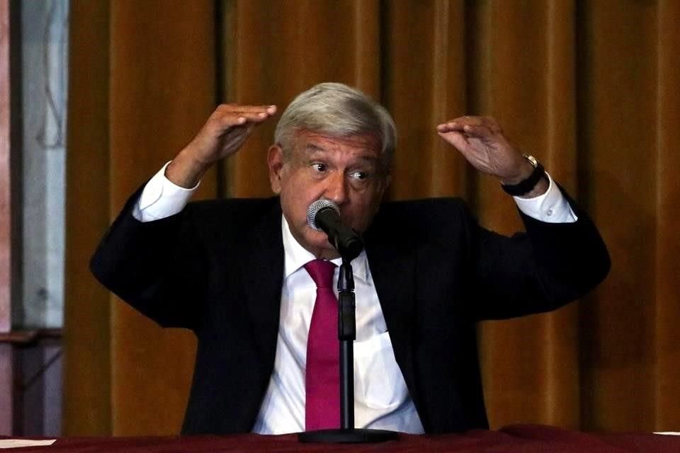 Andrés Manuel López Obrador informó que en el Presupuesto del 2019 se suprimirá la partida para las pensiones de los ex Presidentes de la República.