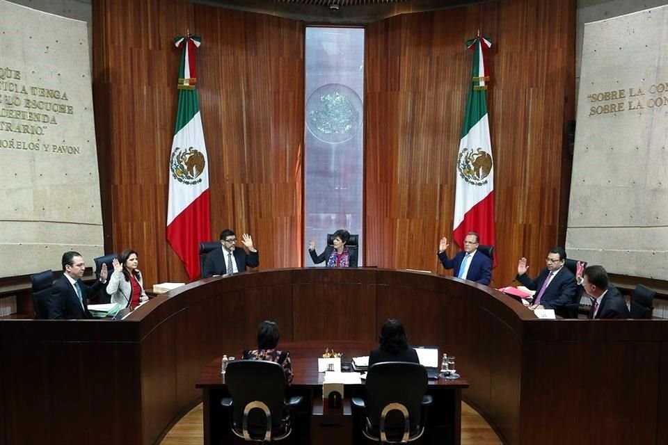 El TEPJF desech un recurso contra la candidatura plurinominal de Manuel Velasco.
