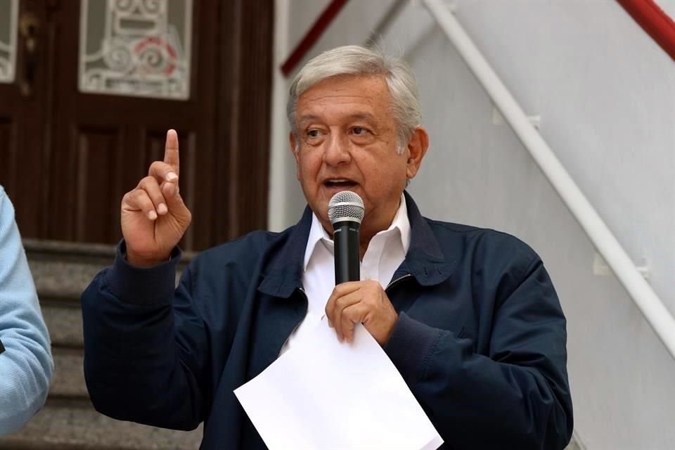 La oficina de López Obrador entregó una lista difundida en la que detalla temas y lugares que abarcará la consulta. 