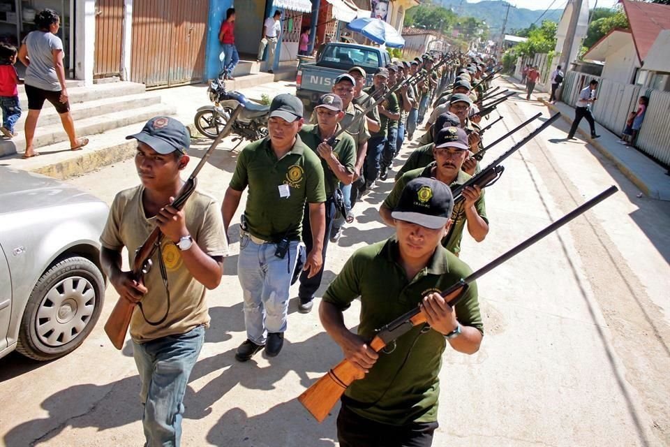 El Gobierno de Guerrero slo reconoce a la Coordinadora Regional de Autoridades Comunitarias (CRAC-PC), que surgi en 1995 en San Luis Acatln.