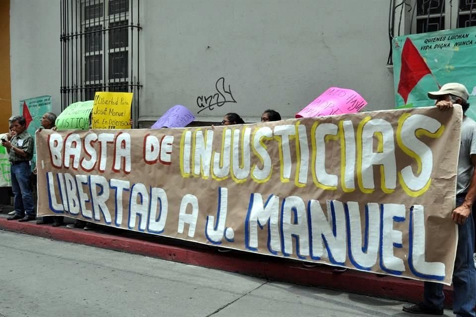 Vecinos y familiares de Acapantzingo exigieron justicia para el joven Jos Manuel, quien no fue procesado por la muerte de un ladrn en Cuernavaca.