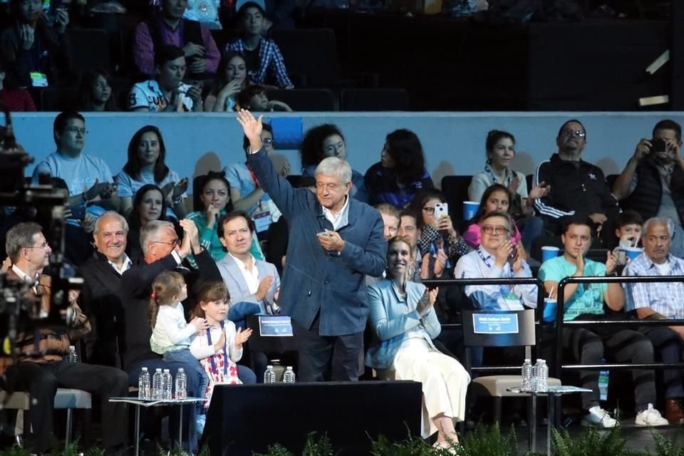 Andrs Manuel Lpez Obrador asisti al Mundial de Robtica 2018 que organiz Grupo Salinas en la Arena Ciudad de Mxico.