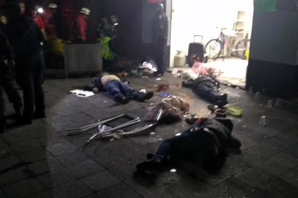 Seis personas fallecieron y ocho ms resultaron heridas, incluyendo comerciantes y transentes, en vsperas de las fiestas patrias. 