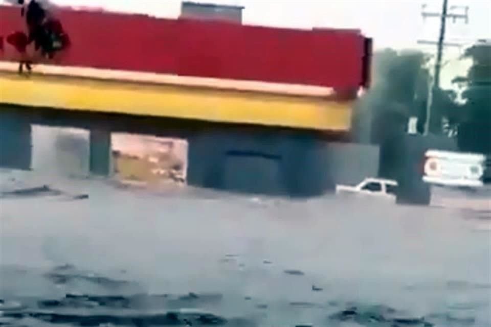 Usuarios de redes difundieron videos de las inundaciones.