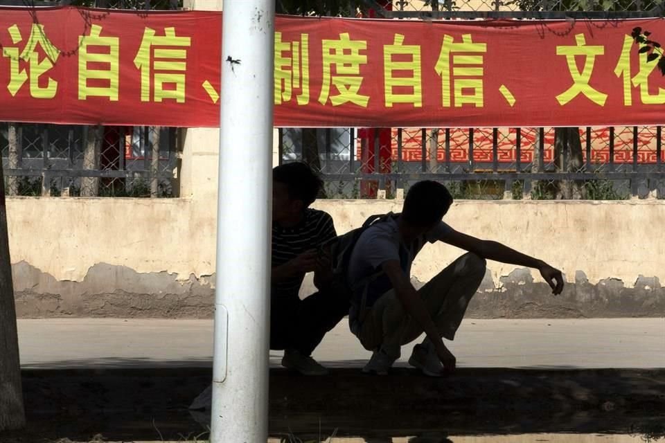 Amnistía Internacional llamó al Gobierno chino a frenar la política represiva en contra de las minorías musulmanas en el país.