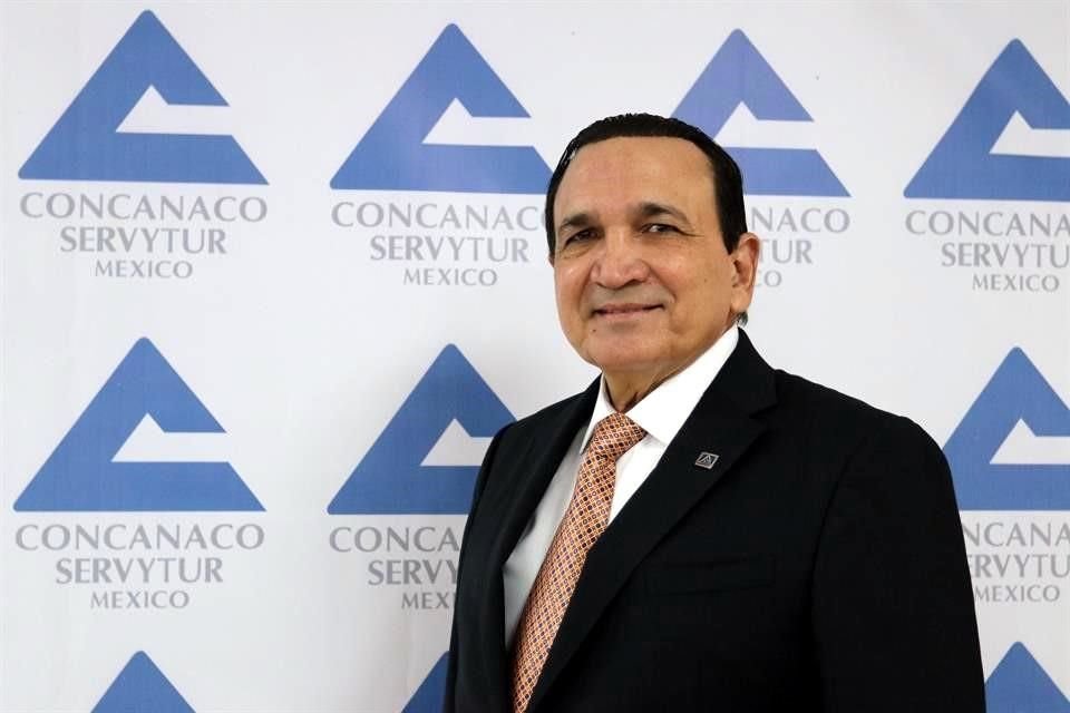 José Manuel López Campos,  presidente de Concanaco, dijo que la Base Aérea Militar de Santa Lucía no es un capricho de la actual Administración.