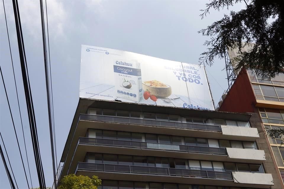 El actual Gobierno de la Ciudad de Mxico asumi que fue un fracaso la estrategia adoptada para controlar los anuncios en espacios pblicos durante las administraciones de Marcelo Ebrard y Miguel ngel Mancera.
