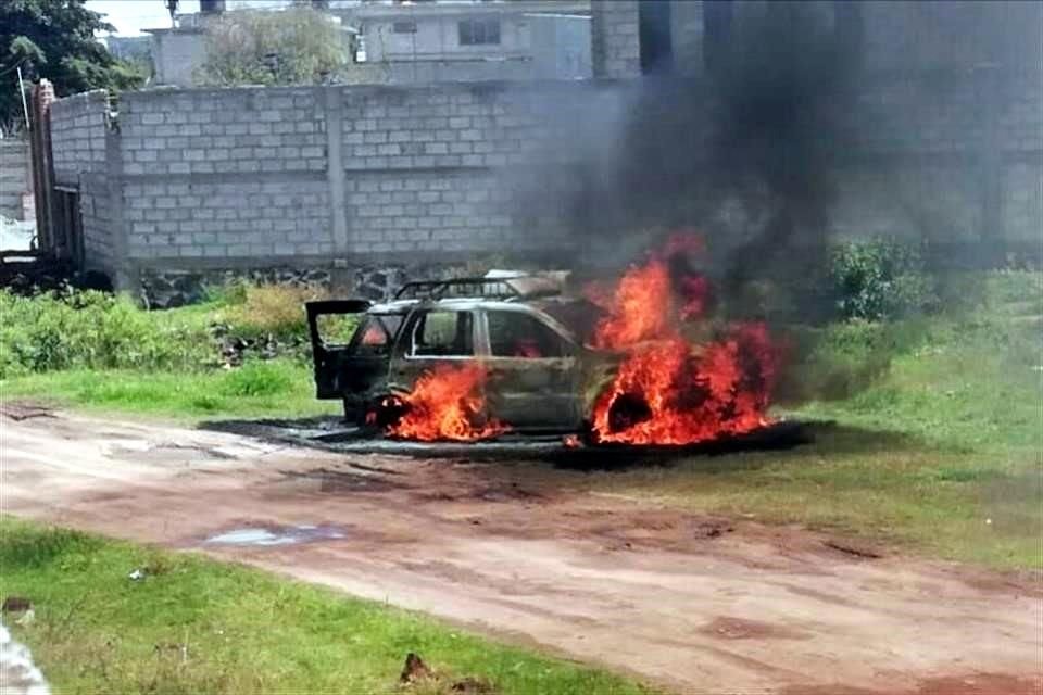 El auto en el que se desplazaban los presuntos ladrones tambin fue quemado.