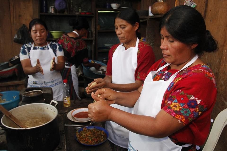 La FAO  lanzó un libro para recuperar las tradiciones culinarias del Triángulo Guatemalteco Ixtli, y combatir la malnutrición.