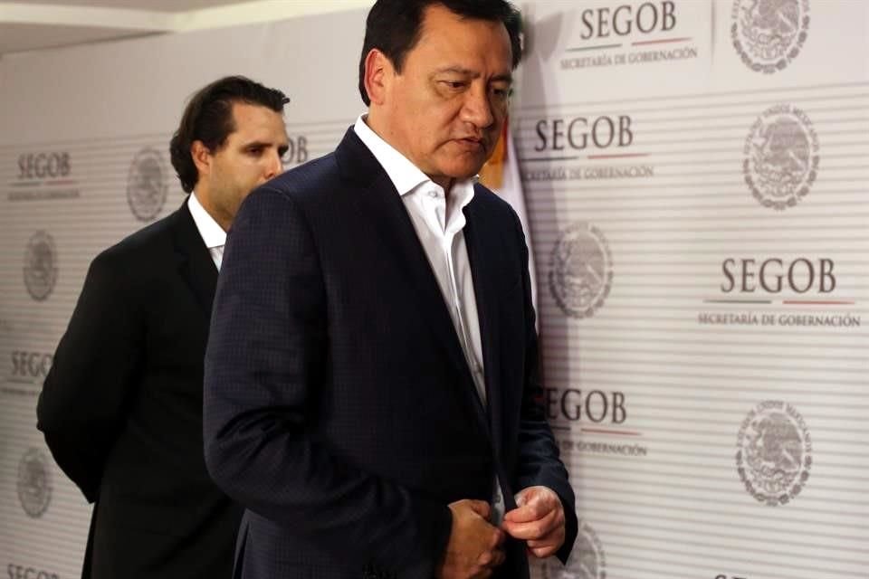 Centralizar la seguridad nuevamente en la Secretaría de Gobernación no funcionó. Al final del sexenio, Miguel Ángel Osorio Chong entregó el cargo sin haber pacificado al país.