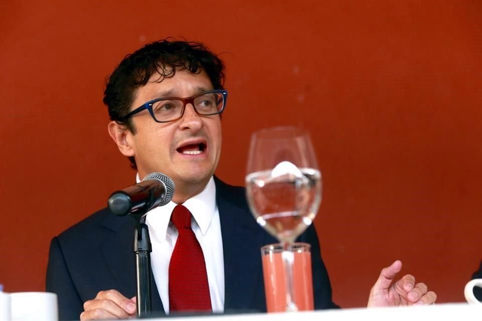 Andrade se desempe como Secretario de la Funcin Pblica del 3 de febrero de 2015 al 18 de julio de 2016.