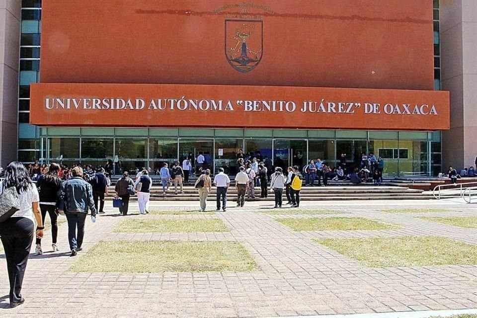 En 2019, universidades pblicas tendrn recorte presupuestal de hasta 32.5%, pese a promesa de Lpez Obrador de un aumento de 3.5% real.