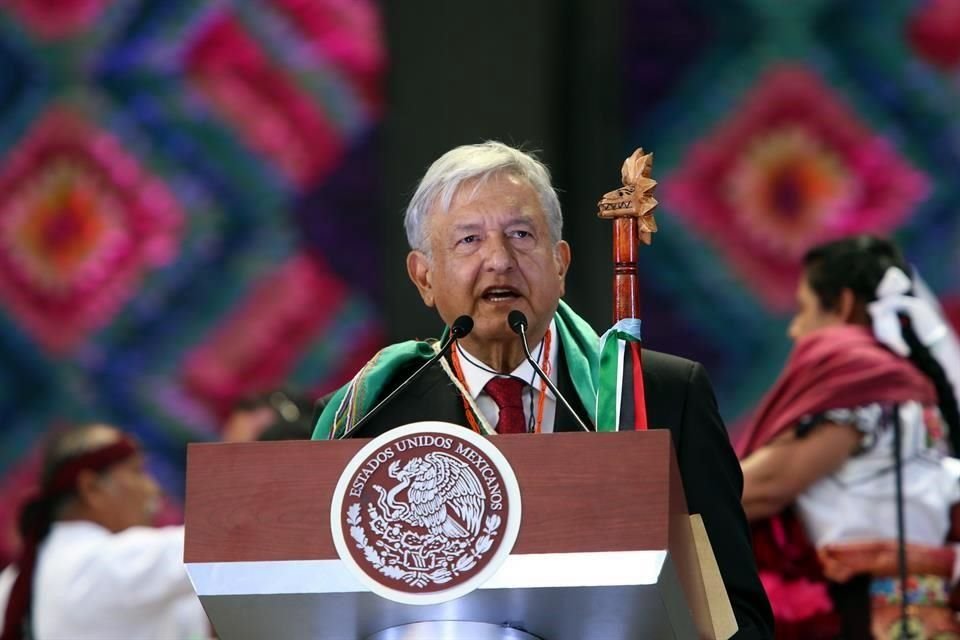 Lpez Obrador recit un cdigo de tica y austeridad que debern observar todos los funcionarios durante su sexenio.