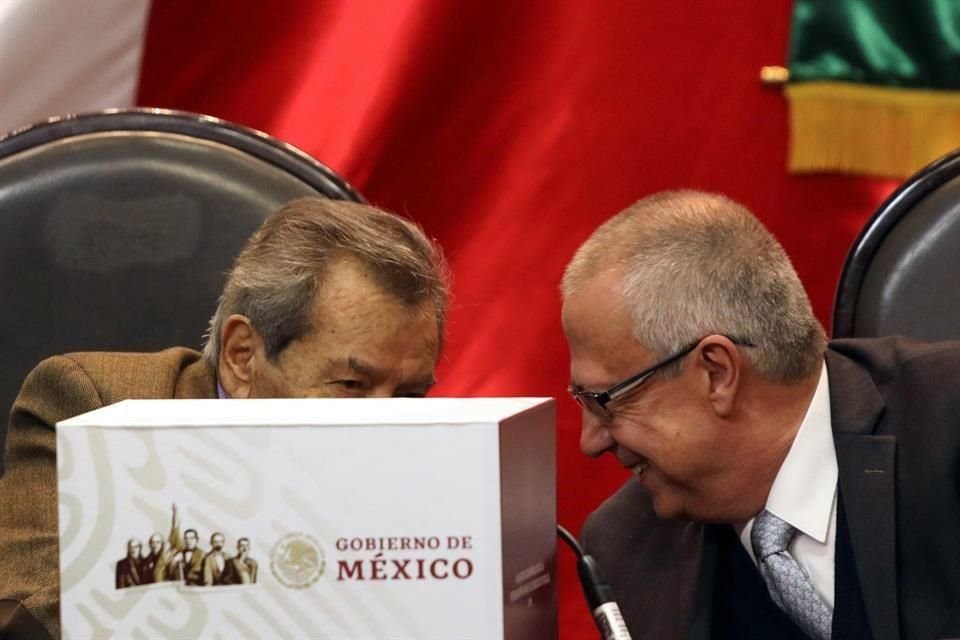 De acuerdo con el Presupuesto de Egresos de la Federacin presentado este sbado para 2019 por el nuevo Gobierno federal, la UNAM tiene una disminucin de 2.6 por ciento.