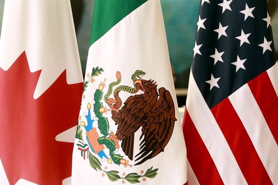 El Presidente López Obrador dijo que los representantes de México, EU y Canadá firmarán en Palacio Nacional otra vez el T-MEC.