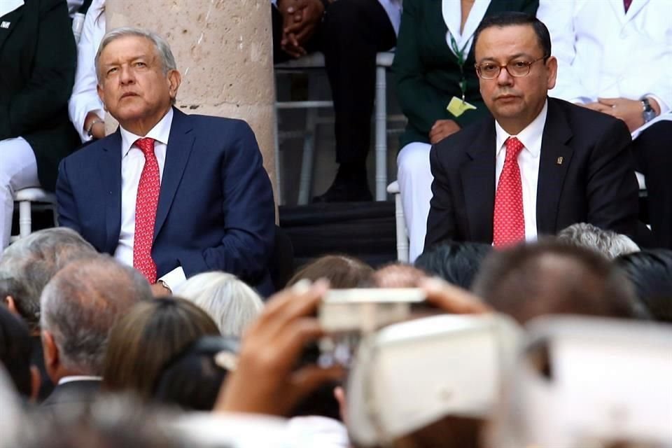 El Presidente Andrés Manuel López Obrador Presidente de México y  Germán Martínez, titular del IMSS.