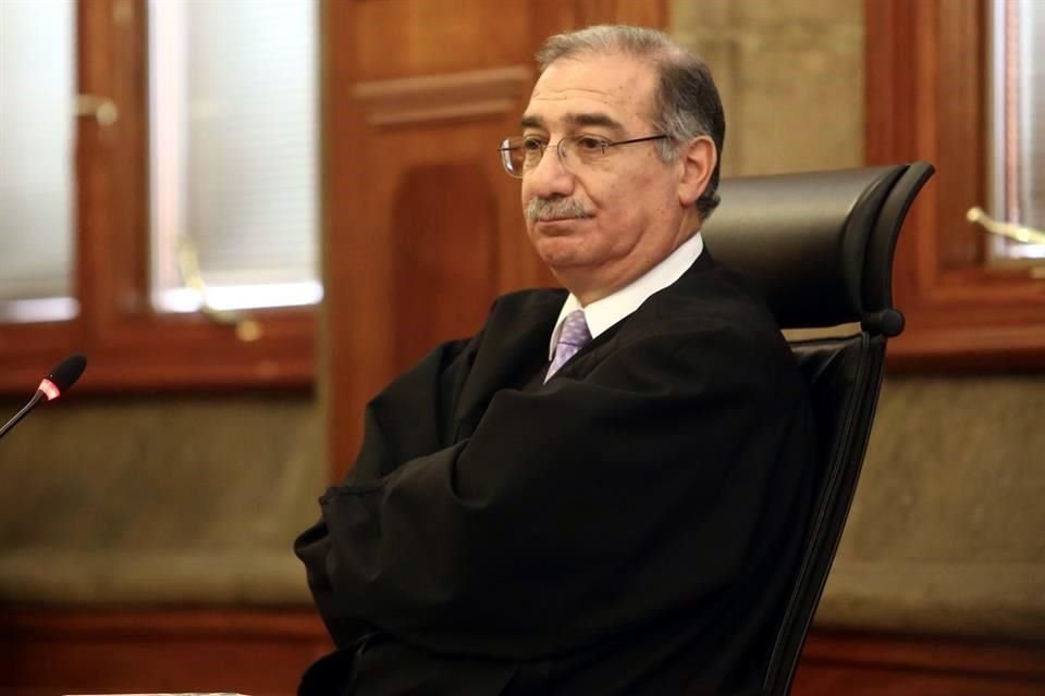 Alberto Pérez Dayán, Ministro de la Corte, frenó la entrada en vigor en Coahuila y Edomex de las reformas del 'Plan B' electoral, para prevenir violación a derechos.