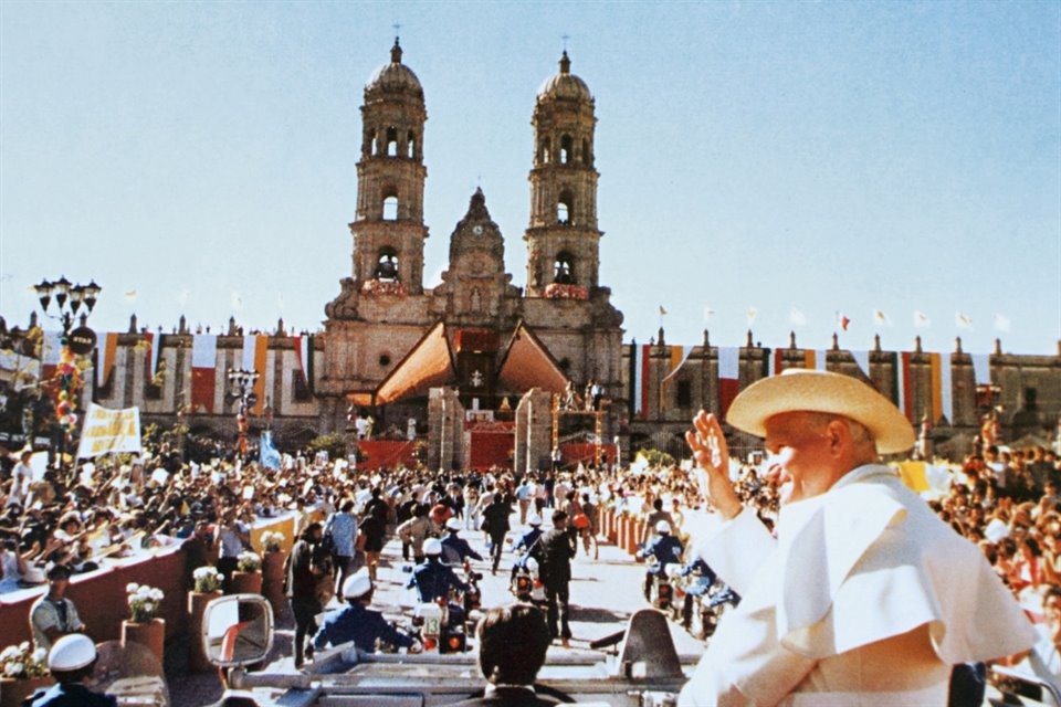 El 30 de enero de 1979 el Papa Juan Pablo ll celebró una misa en la Basílica de Zapopan. 