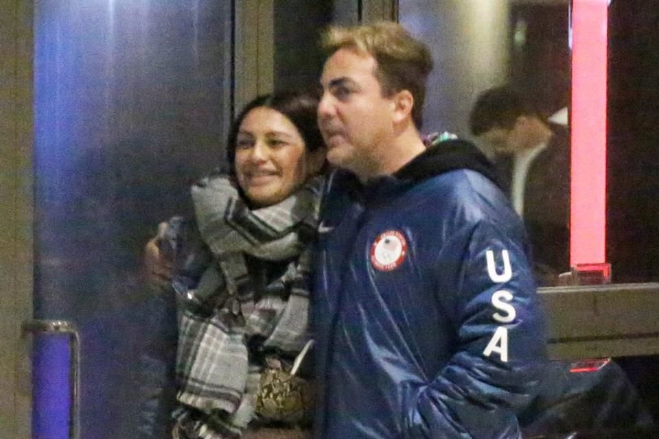 Castro fue captado con una mujer en el aeropuerto de Los Ángeles.
