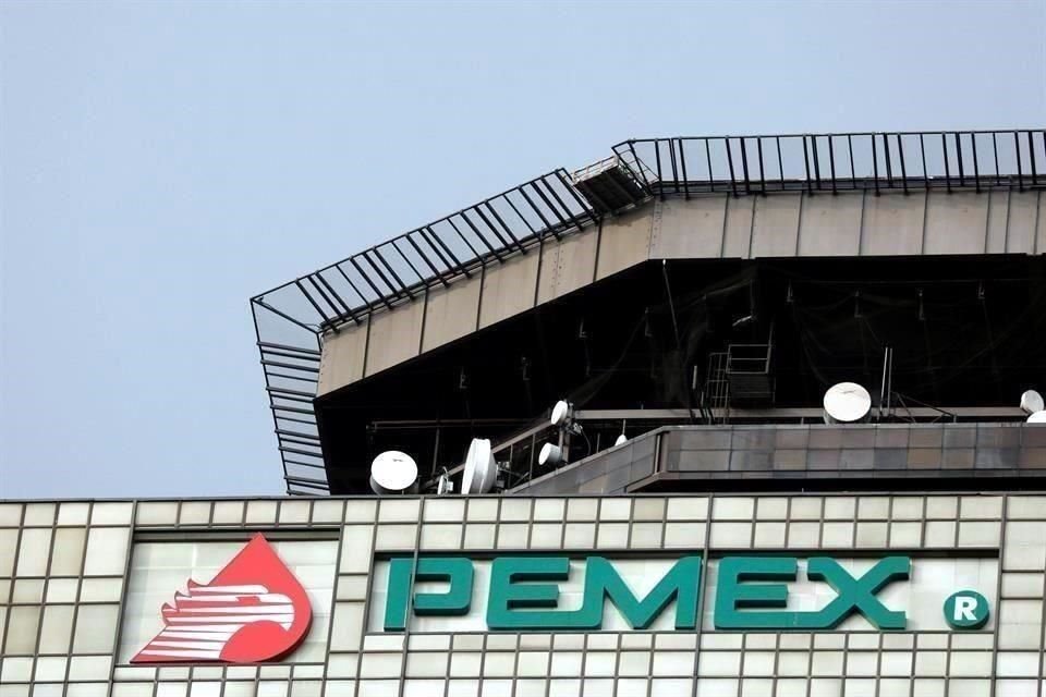 Presidente AMLO afirmó que su Gobierno decidió no utilizar el Fondo de Estabilización, de 300 mil mdp, para apoyar el rescate de Pemex. 