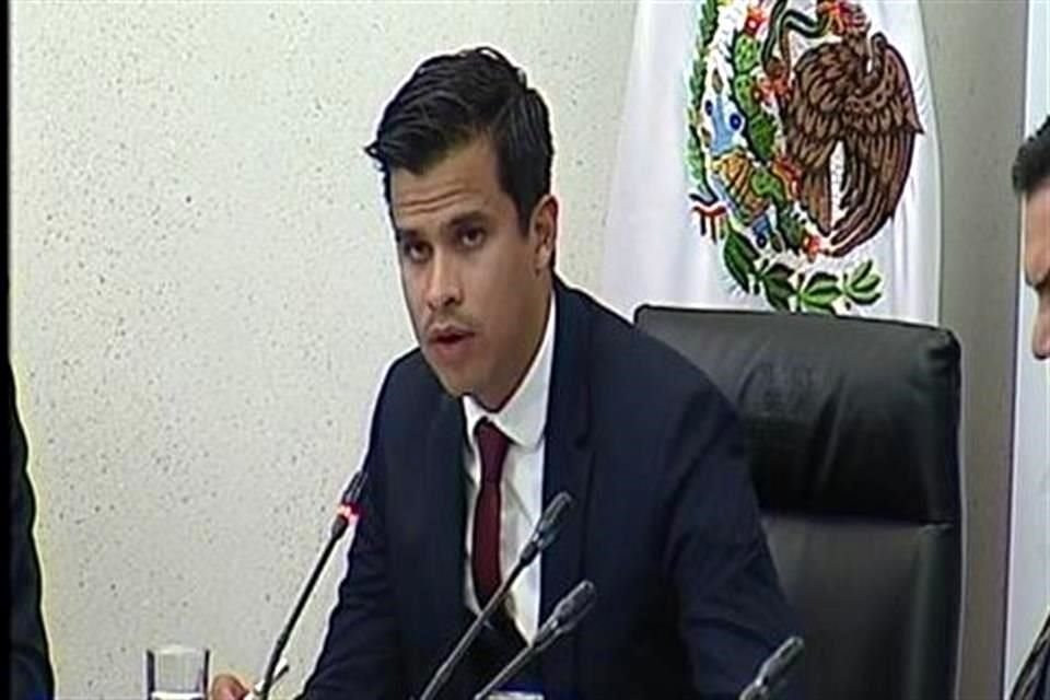 El joven ha fungido como ayudante del Presidente López Obrador tanto en Palacio Nacional como en sus giras a otros estados.