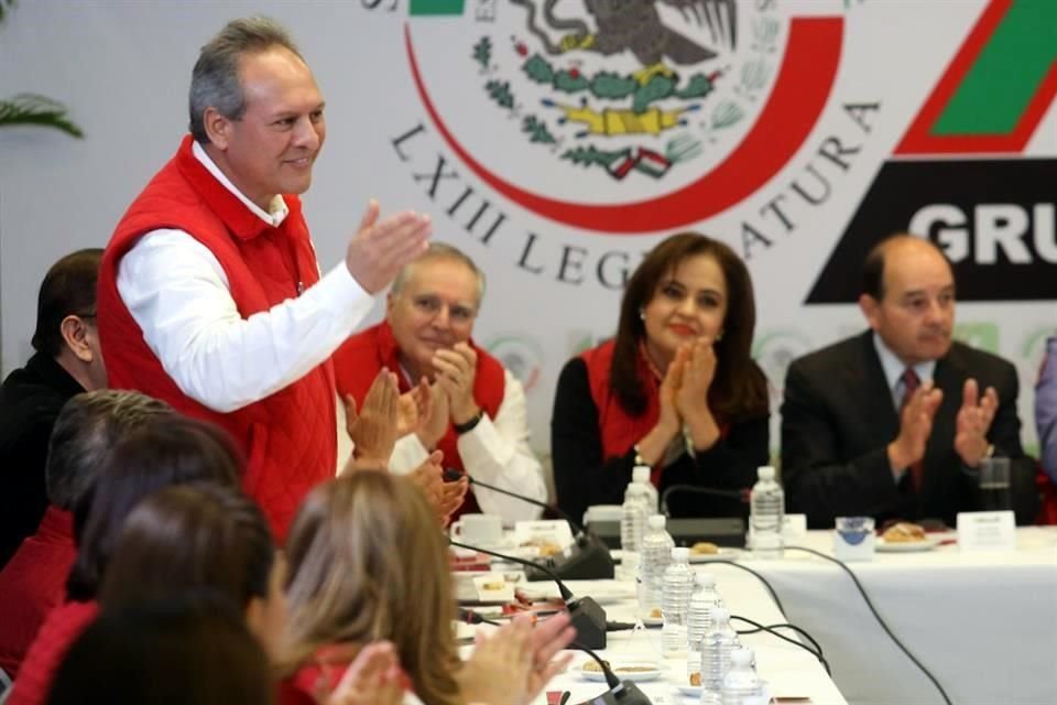 Antes de competir por la gubernatura de Guanajuato, el ex senador del PRI Gerardo Sánchez malversó al menos 10 millones de pesos asignados a proyectos culturales.