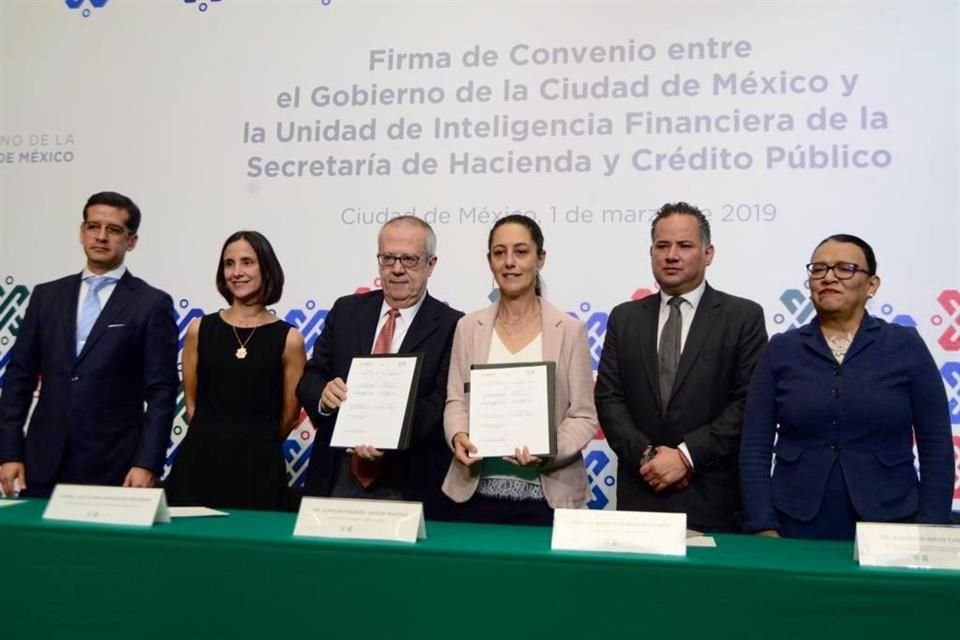 La Secretara de Hacienda firm un acuerdo con el Gobierno de la Ciudad de Mxico para intercambio de informacin financiera.