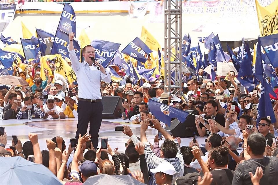 El candidato de Por México al Frente, Ricardo Anaya, encabezó un mitin en la Delegación Venustiano Carranza.