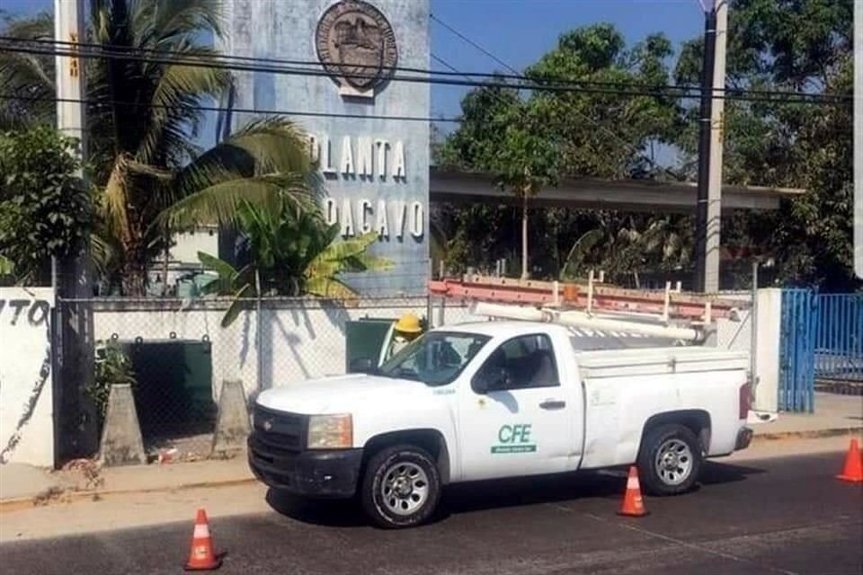La CFE cortó la electricidad a los sistemas de captación de Papagayo I y Lomas de Chapultepec, lo que provocó afectaciones en el suministro de agua de unas 750 mil personas.
