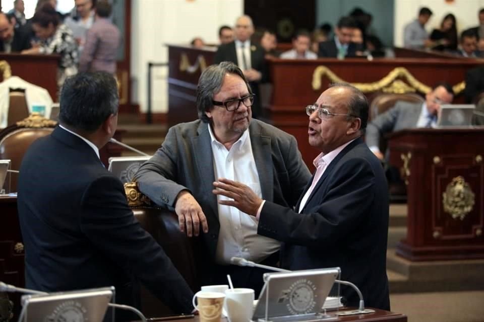 El presidente de la Comisión de Puntos Constitucionales, Nazario Norberto, descartó que deba modificarse el plazo constitucional.