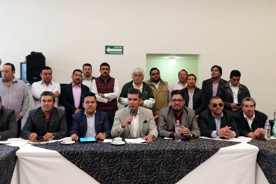 Transportistas del Valle de Toluca anunciaron su intencin de incrementar 4 pesos el costo del pasaje en el Estado de Mxico.