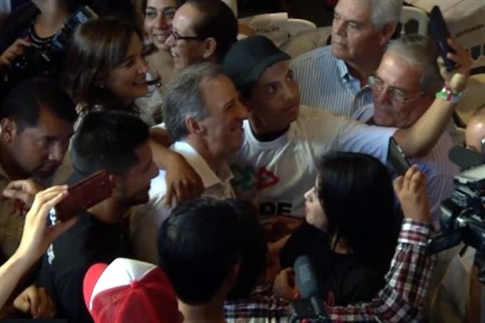 Desde Michoacán expuso a la prensa que los ajustes se realizaron para trabajar en equipo, armonía y con la misma identidad en los dos tercios de campaña que aún faltan antes del primero de julio.