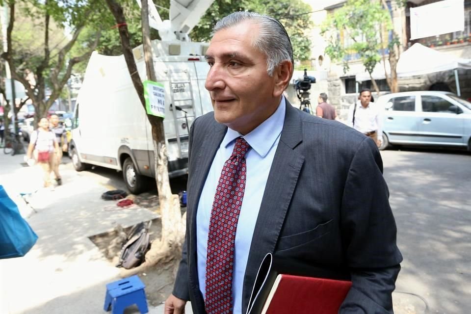 Adán Augusto López Hernández Gobernador de Tabasco afirmó que Secretariado Ejecutivo del Sistema Nacional de Seguridad Pública se equivoca en cifras de secuestros en el Estado.