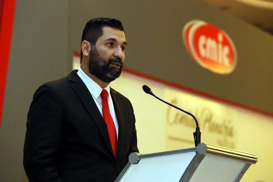 Luis Méndez, de la CMIC, reveló que Andrés Lajous podría ser el nuevo titular de la SICT con Sheinbaum.