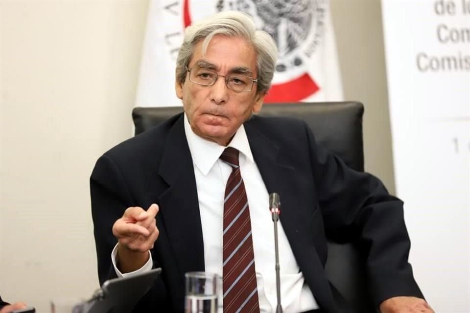 Al comparecer por segunda vez como candidato para la CRE, Edmundo Sánchez Aguilar hizo un desplante a comisiones.