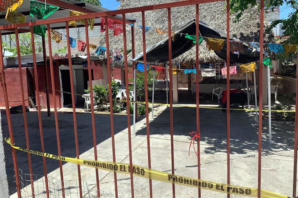 El lugar de la masacre fue asegurado por la Fiscalía estatal.