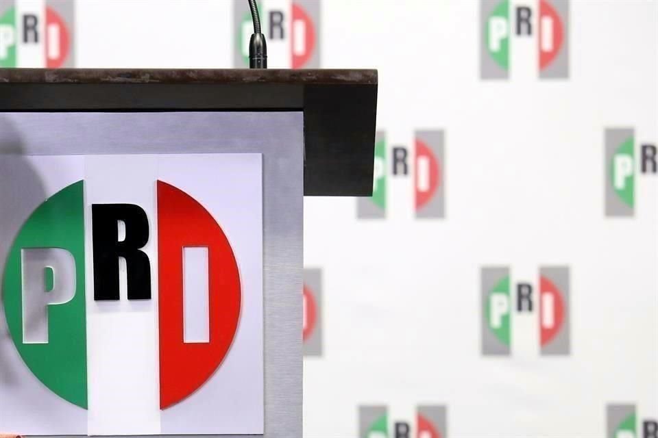 El documento fue dado a conocer luego de que José Narro, uno de los aspirantes a la presidencia del tricolor, anunció su renuncia al partido y acusó que el proceso es una simulación.