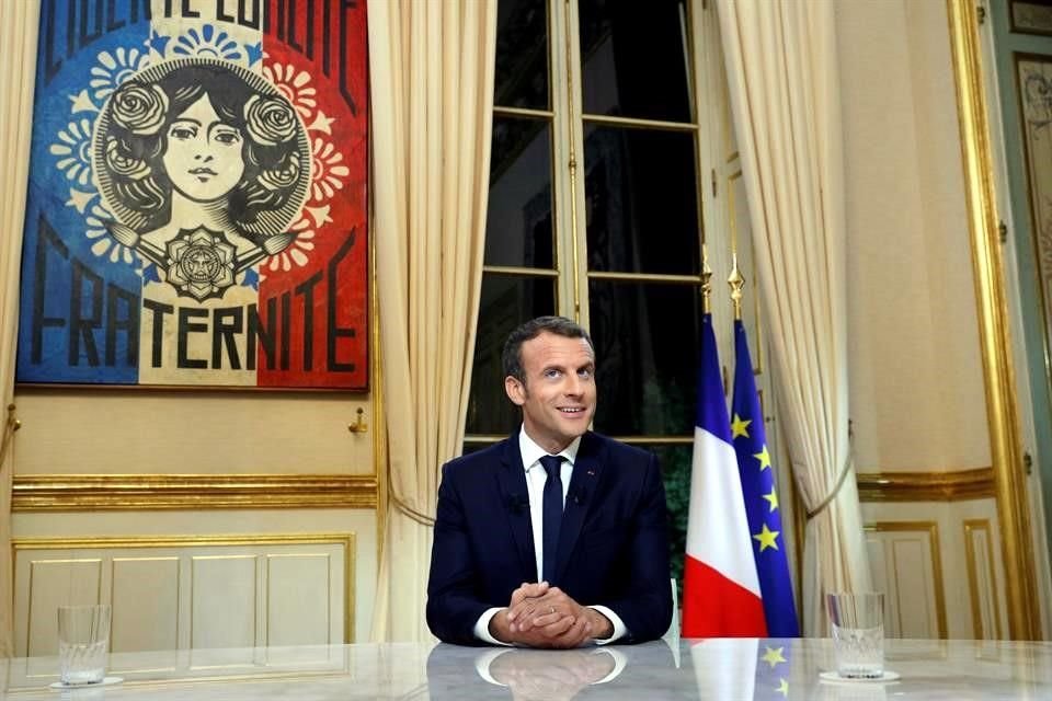 Segn un sondeo, ms de la mitad de los franceses desaprueba el primer ao de Emmanuel Macron como Presidente por sus reformas impulsadas.