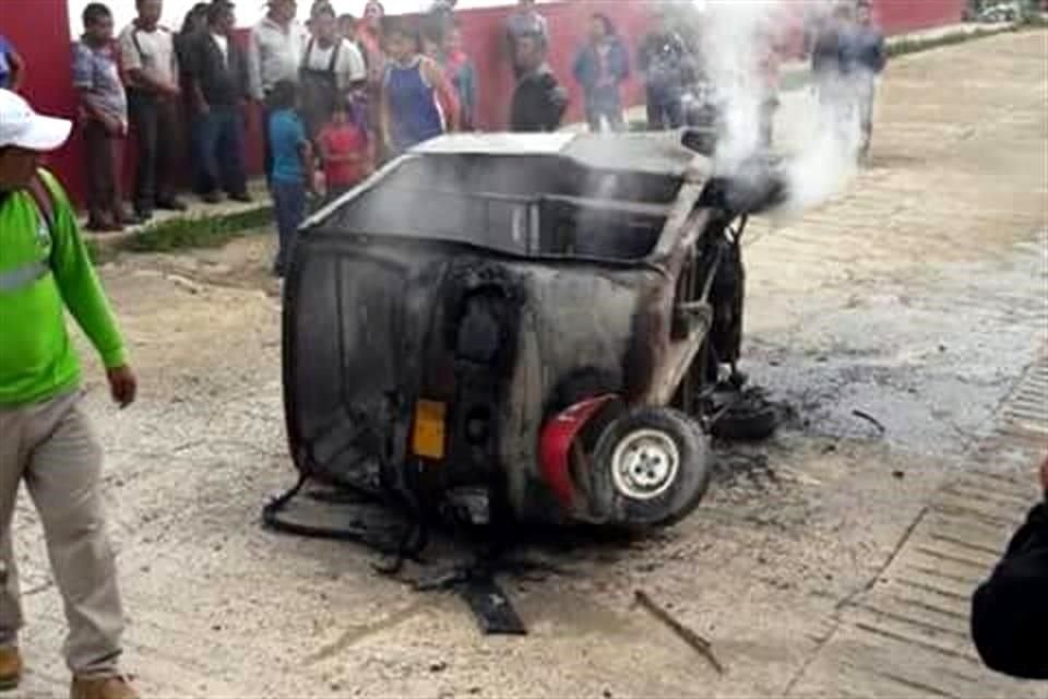 Los concesionados detuvieron seis mototaxis que destruyeron y prendieron fuego en diferentes puntos del municipio.