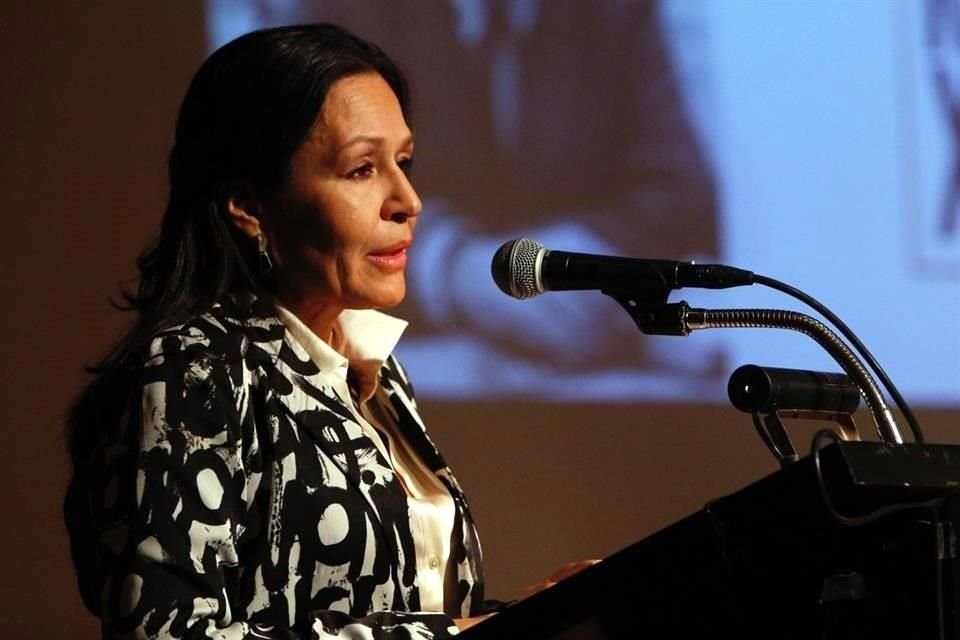Especialistas en política habían considerado ilegal y antiética la aspiración al Senado de Lidia Camacho, directora del INBA, como suplente de Vanessa Rubio.