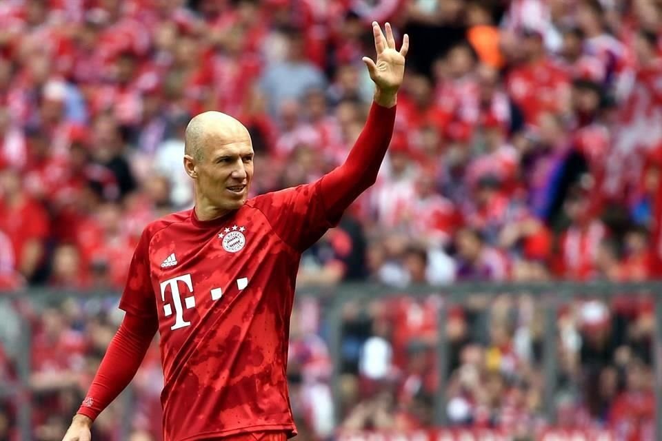 Arjen Robben también marcó en su despedida del equipo.