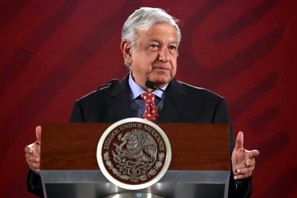 López Obrador afirmó que el plan de su Gobierno en salud continuará, tras señalamientos de Germán Martínez sobre injerencia de SHCP en IMSS.